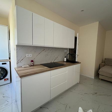 Nowe Luksusowe Apartamenty Manufaktura-Prywatny Na Wylacznosc-Wanna-Zamykany Ogrodzony Parking, Blok,Niskie Pietro-Cisza I Spokoj Лодз Екстериор снимка